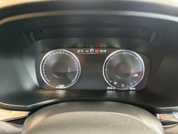 Volvo V60 *TÜV 328*KEYLESS*ACC*NAV*2-ZONEN*VirtualCo*