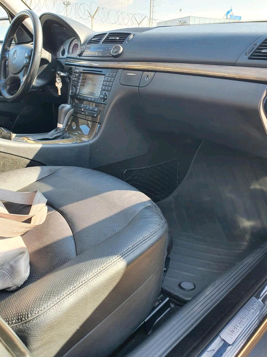 Mercedes-Benz E320 2007 — photo 9