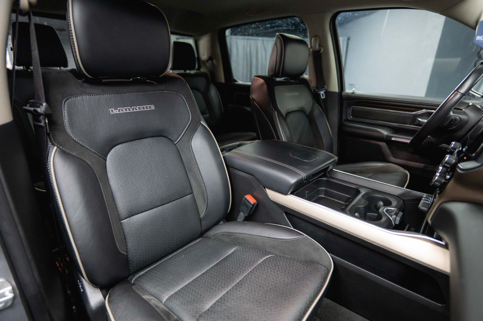 Fahrzeugabbildung Dodge RAM 5.7 V8 HEMI 4x4 LARAMIE LPG Offroad Bodylift