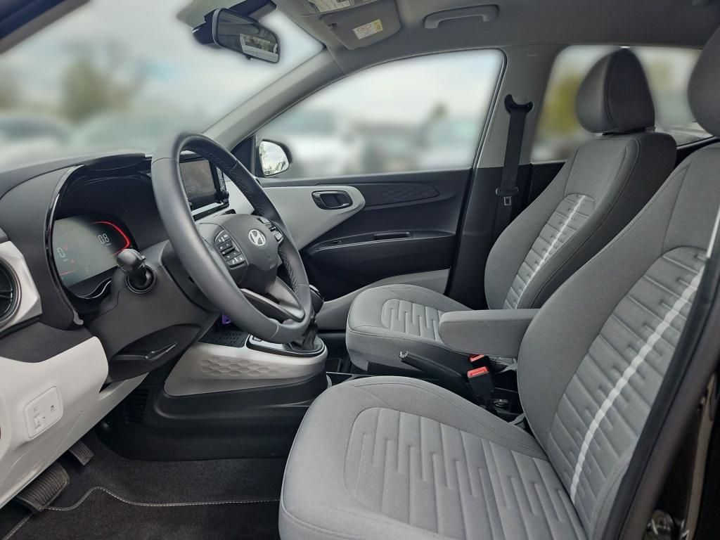 Fahrzeugabbildung Hyundai i10 1.2 Benzin A/T Prime LM KlimaA Navi PDC AUT