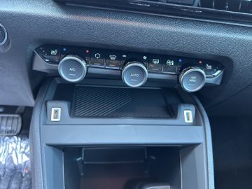 Citroën C4 Hybrid 145 Max KAMERA NAVI LED SHZ ALU