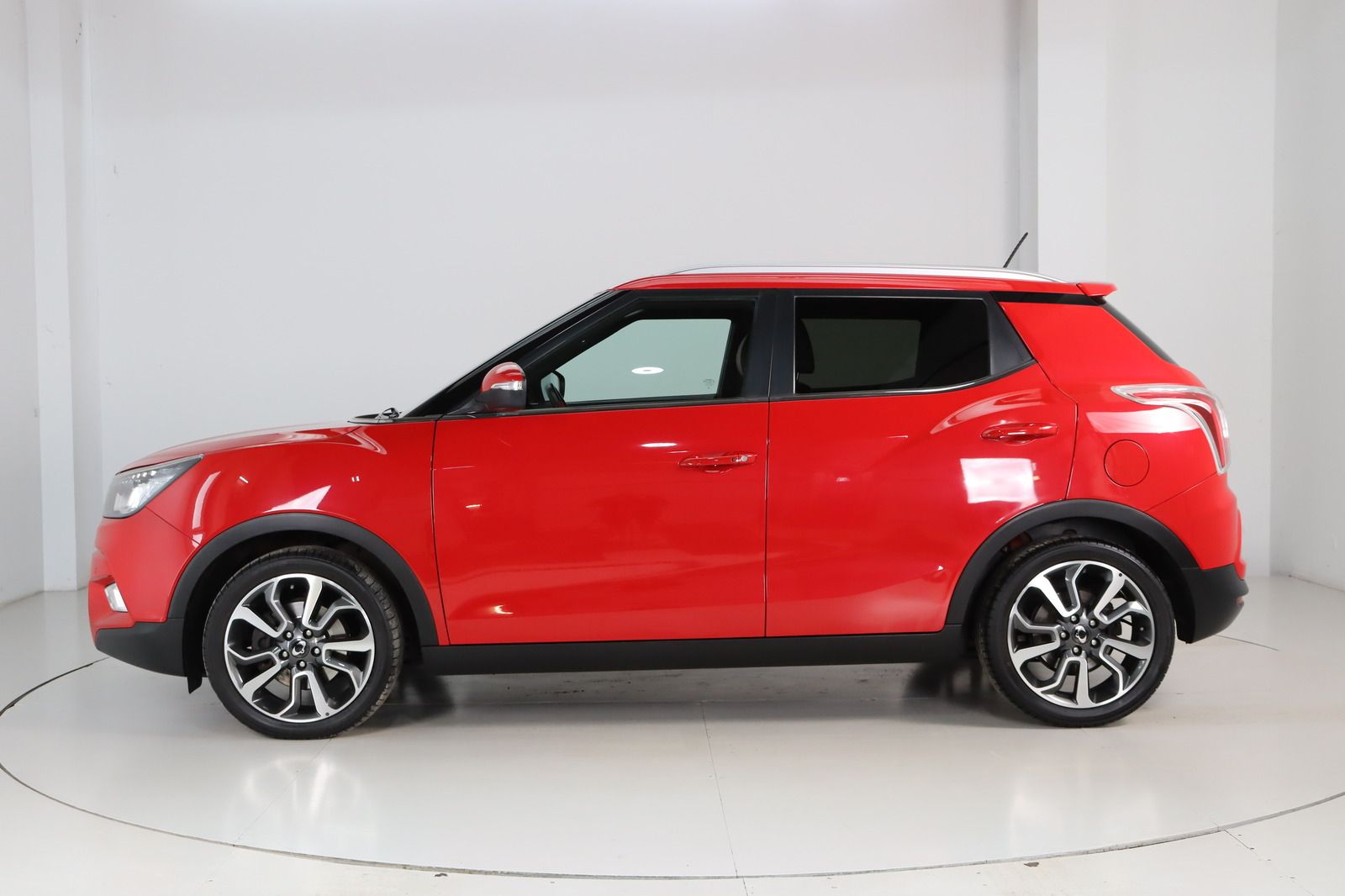 Fahrzeugabbildung Andere Ssangyong Tivoli * Leder * Navi * SHZ* e-XGi 160
