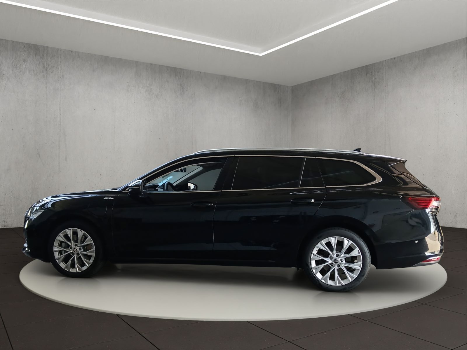 Skoda Superb Combi L&K 1,5 TSI iV 150 kW 6-Gang-DSG imagem 2