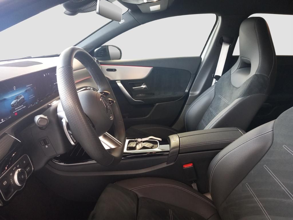 Fahrzeugabbildung Mercedes-Benz A 200 Kompaktlimousine AMG Line*Night Paket*LED