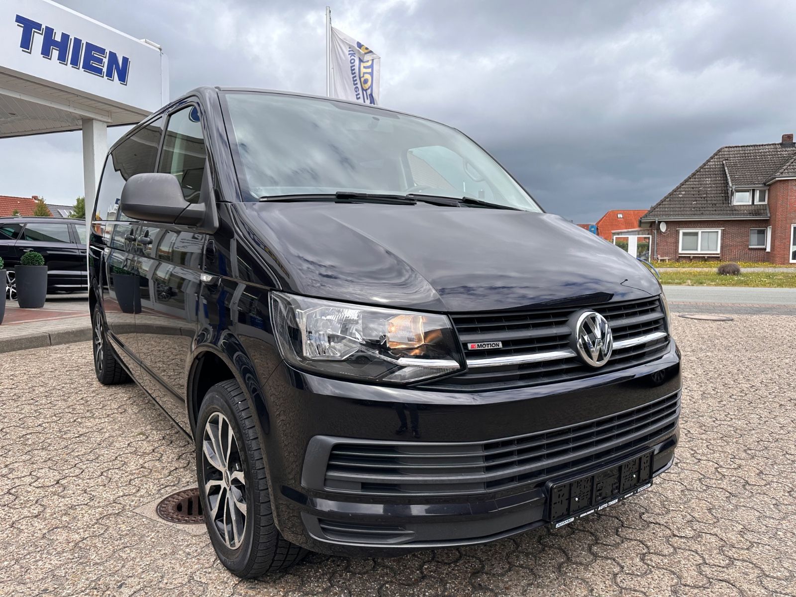 Fahrzeugabbildung Volkswagen T6 Multivan 2.0 TDI 4Motion DSG AHK/Navi/APP