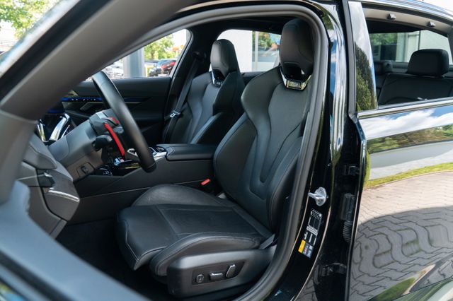 BMW M5 Limousine/ DRIVING PROF. / COMFORT PAKET/ B&W
