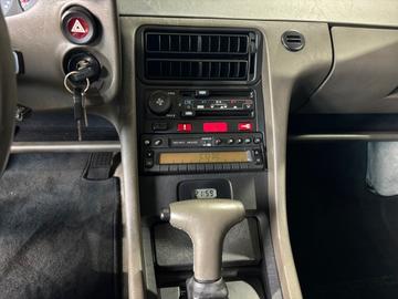 1988 Porsche 928 照片 9