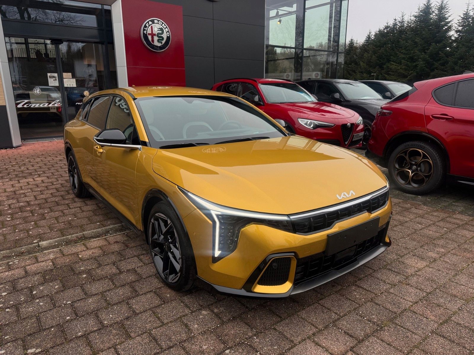 Fahrzeugabbildung Kia K4 1.6T 180PS AUT. GTL DWP+ SZ SD