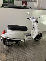 Vespa Primavera 50 Yacht Club - VESPA AUTOMATIK 50
