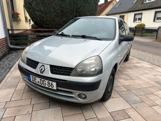 Renault Clio 1.2 16V an BASTLER