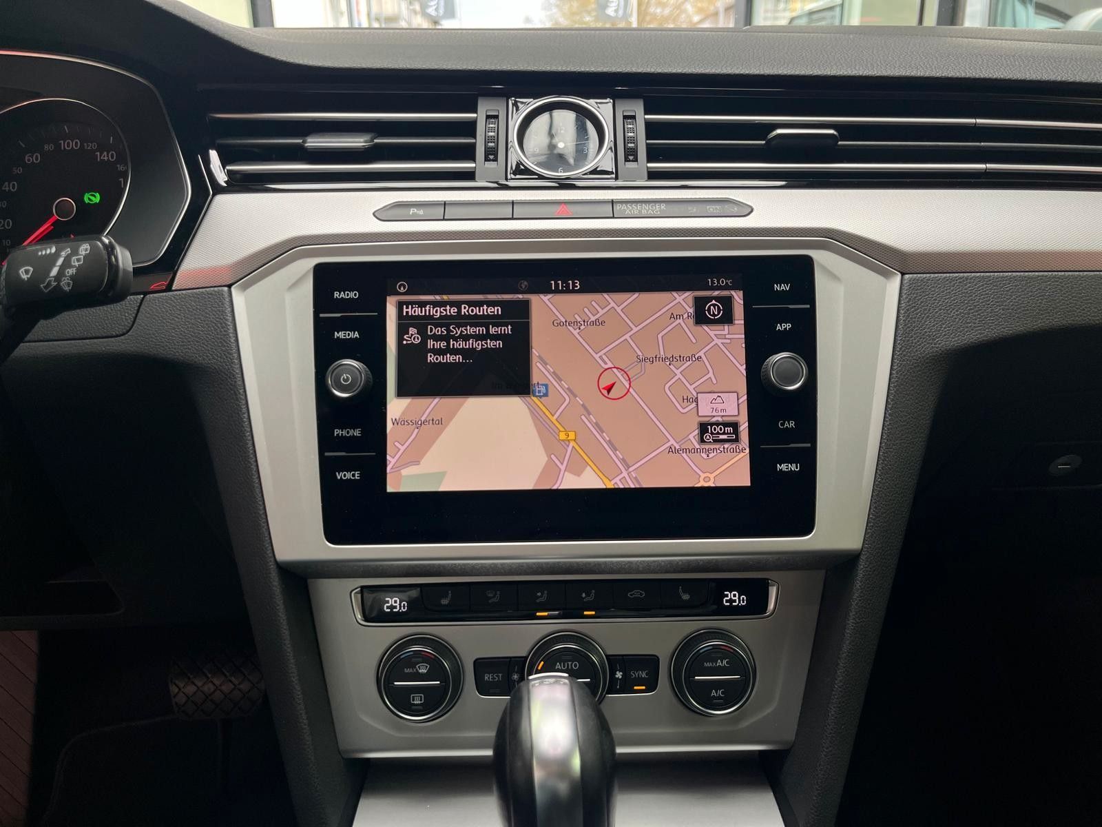 Fahrzeugabbildung Volkswagen Passat Variant 1.5 TSI DSG Comfortline *AHK*ACC*