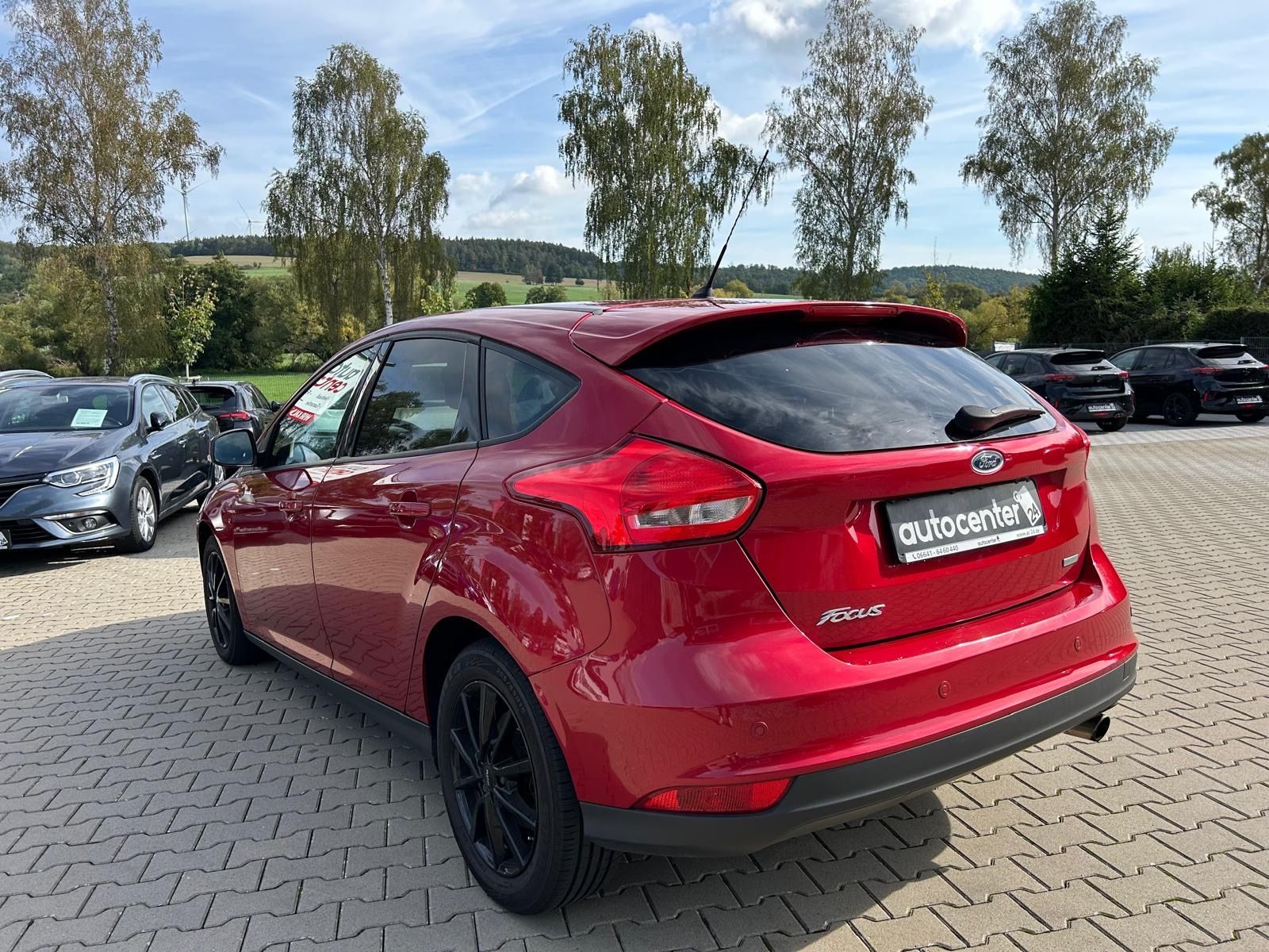 Fahrzeugabbildung Ford Focus Lim. 1.5i Business°150 PS°Winterpaket°Navi