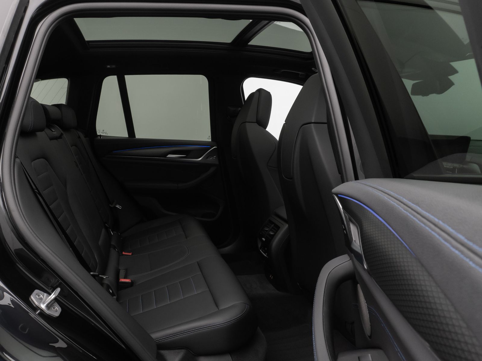 Fahrzeugabbildung BMW X3 M40i Panorama Laser 360°HUD DAB H/K Komfort