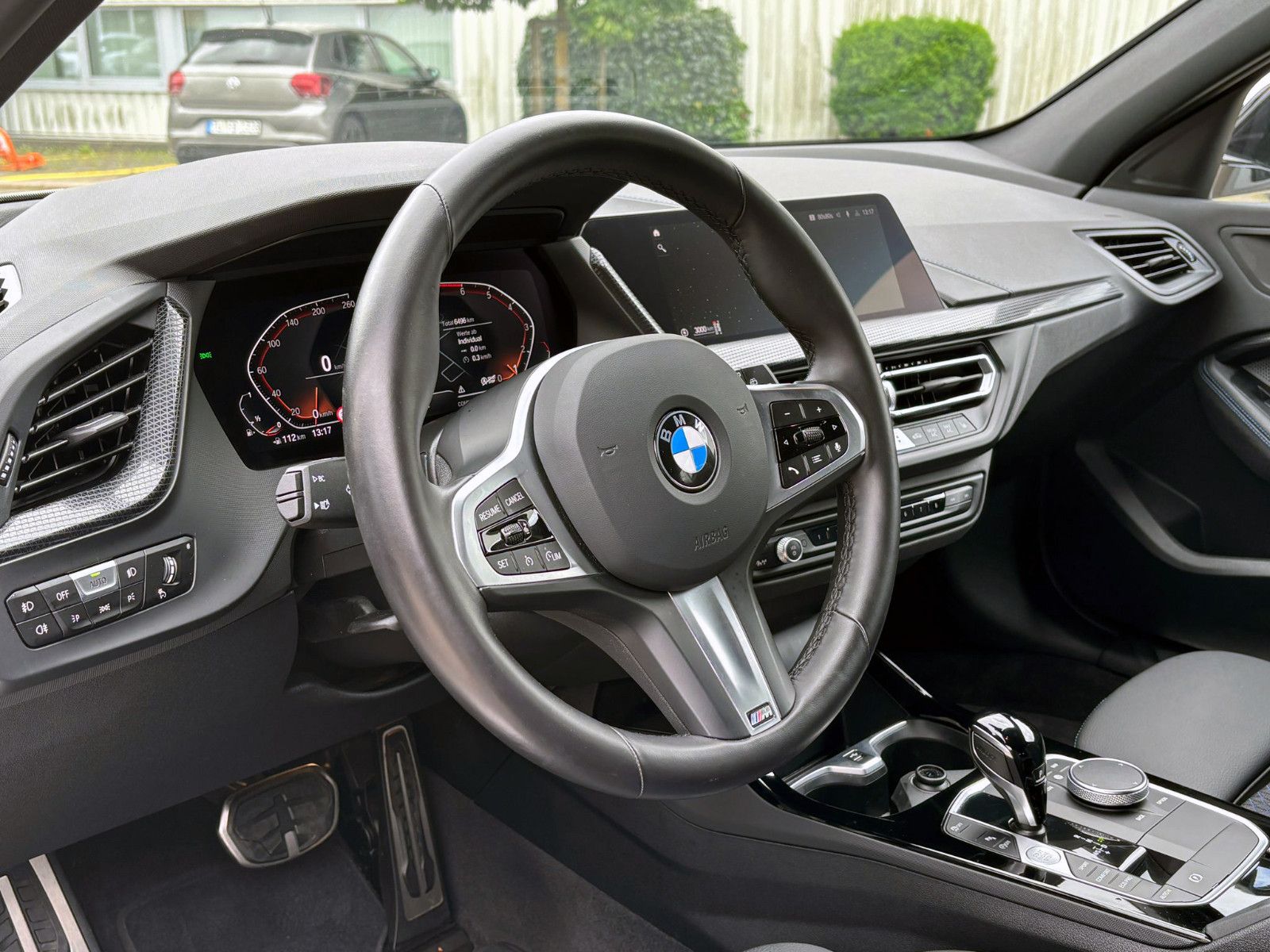 Fahrzeugabbildung BMW 118i M-Sport Steptronic LED KAM PDC AMBI CarPlay
