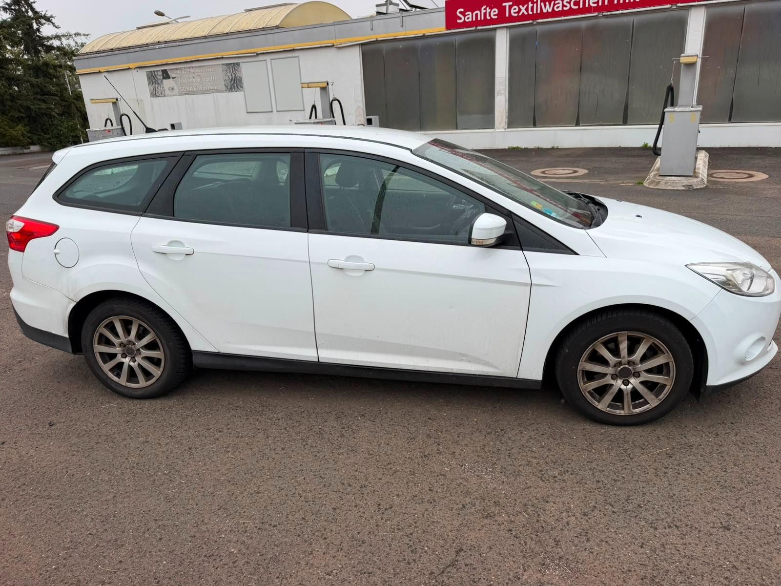 Ford Focus 2013 — engine 1.560 cm³, 105 HP (77kW)