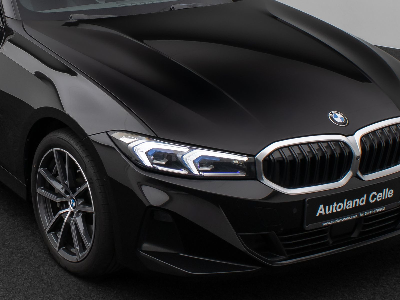 Fahrzeugabbildung BMW 330i Komfort 360°HUD DAB HiFi Sport Memory18Zoll