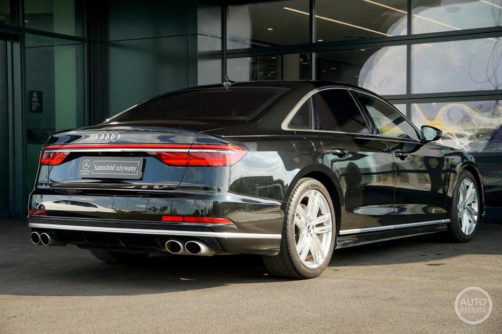 Audi S8