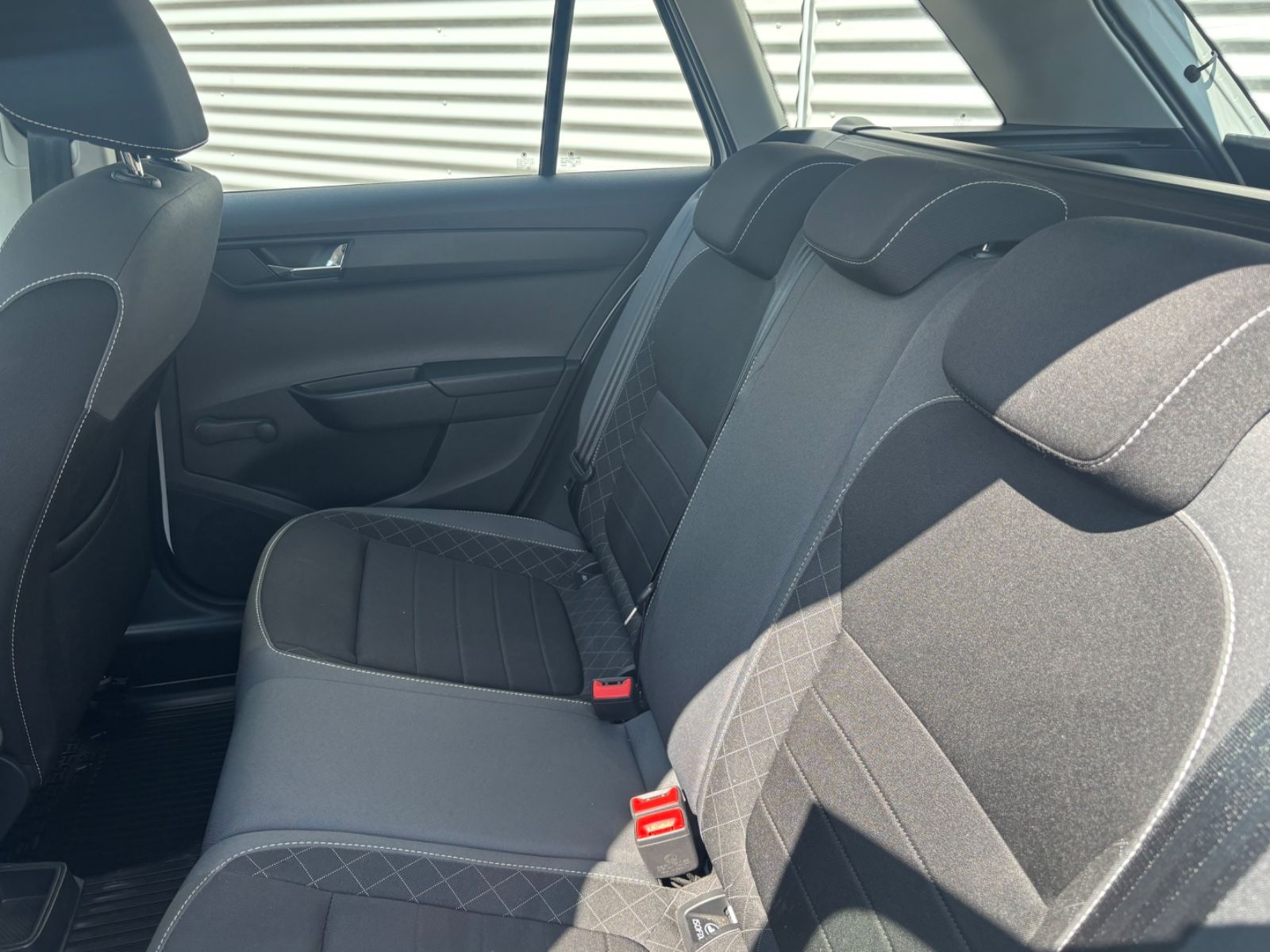 Fahrzeugabbildung SKODA Fabia Combi 1.0 TSI Ambition