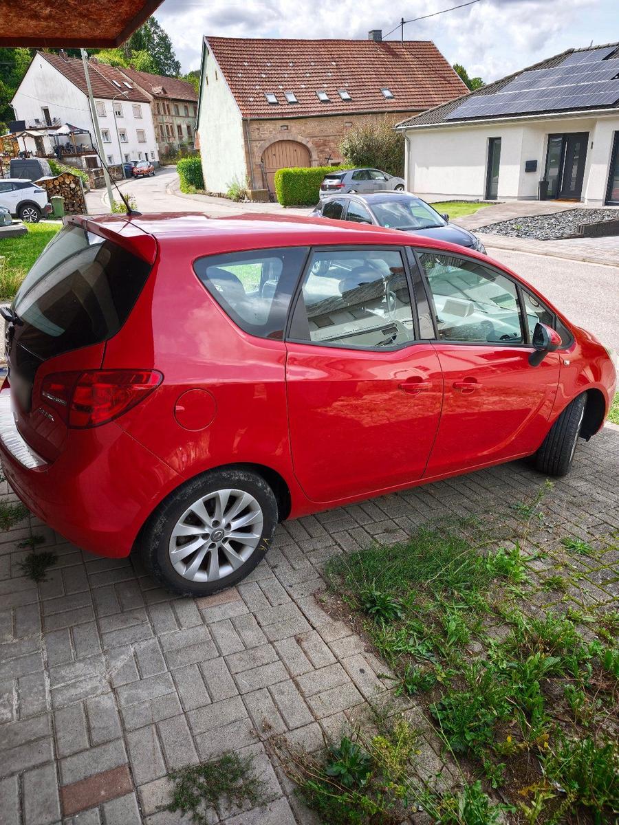Opel Meriva 2015 — photo 9