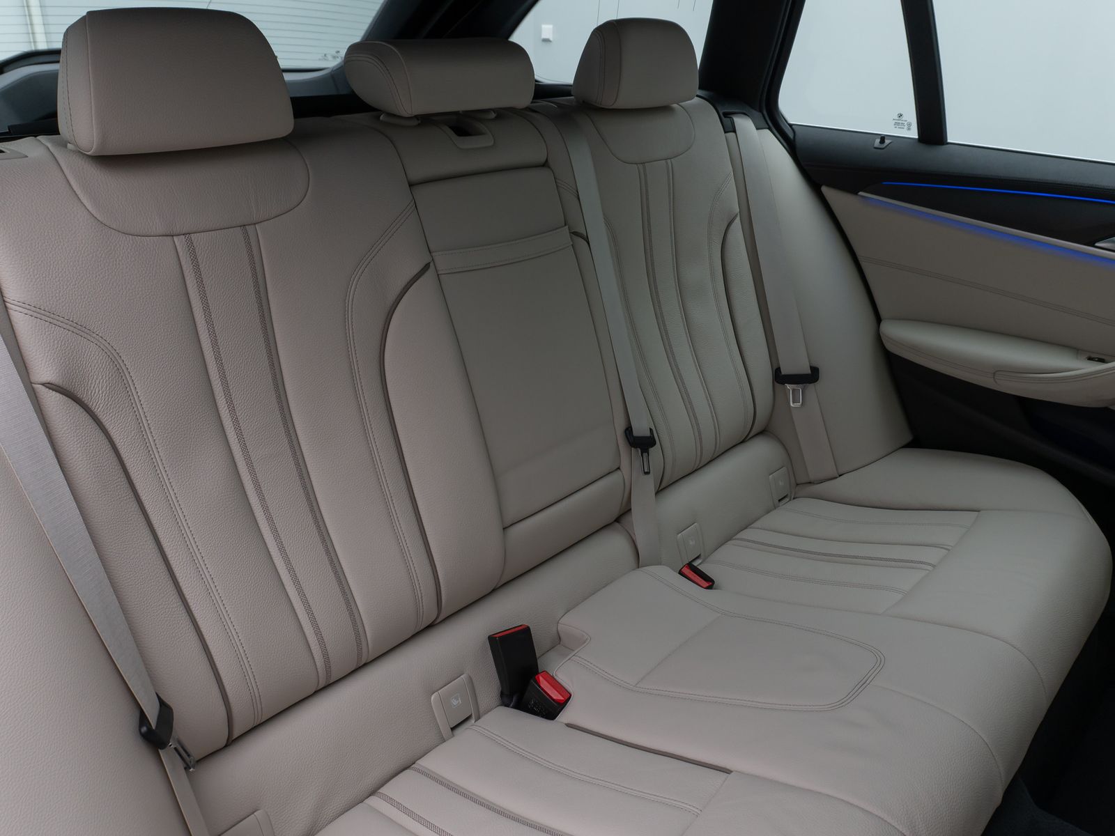 Fahrzeugabbildung BMW 520d  xD Luxury Line Panorama Kamera DAB H/K AHK