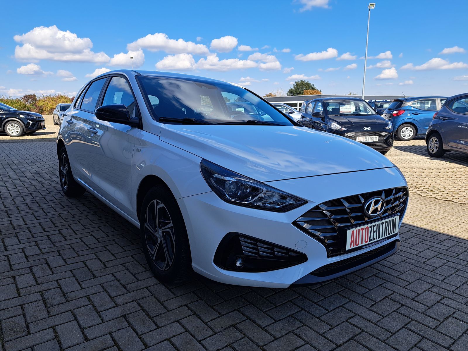 Fahrzeugabbildung Hyundai i30 Intro Edition 159PS WINTERPAKET KAMERA