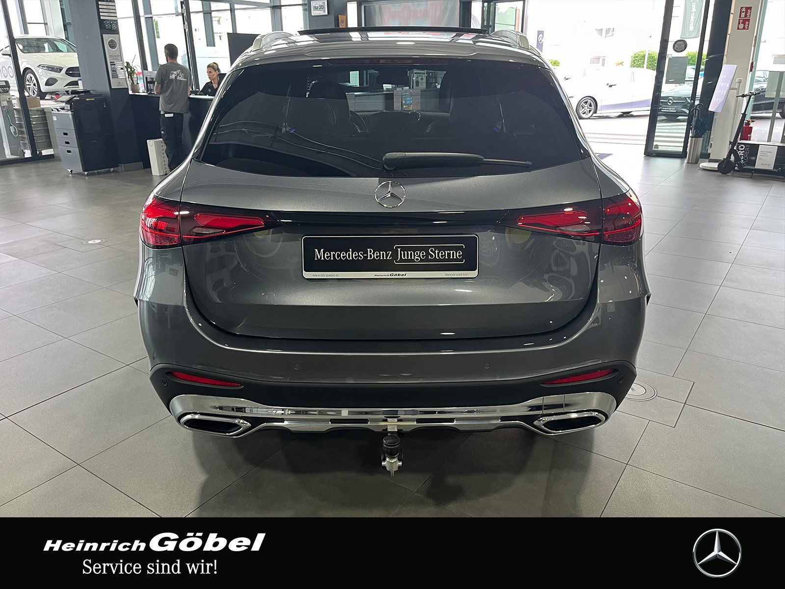 Fahrzeugabbildung Mercedes-Benz GLC 300 4M AMG+PANO+AHK+LED+KAMERA+NAVI+MEMORY