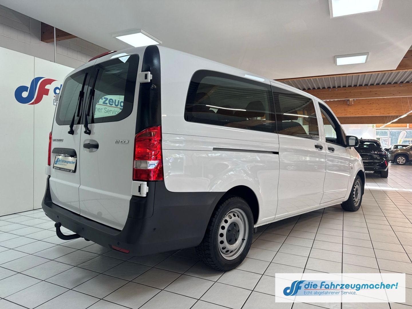 Fahrzeugabbildung Mercedes-Benz Vito Tourer 111CDI FWD extralang Pro AHK Klimaau
