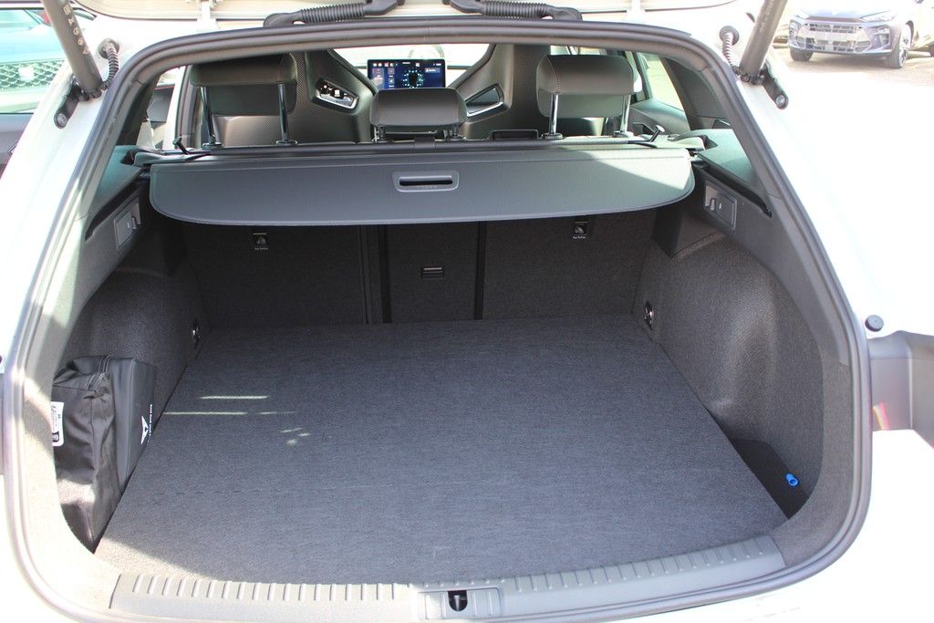 Fahrzeugabbildung CUPRA Leon Sportstourer VZ 1.5 e-Hybrid DSG Extreme