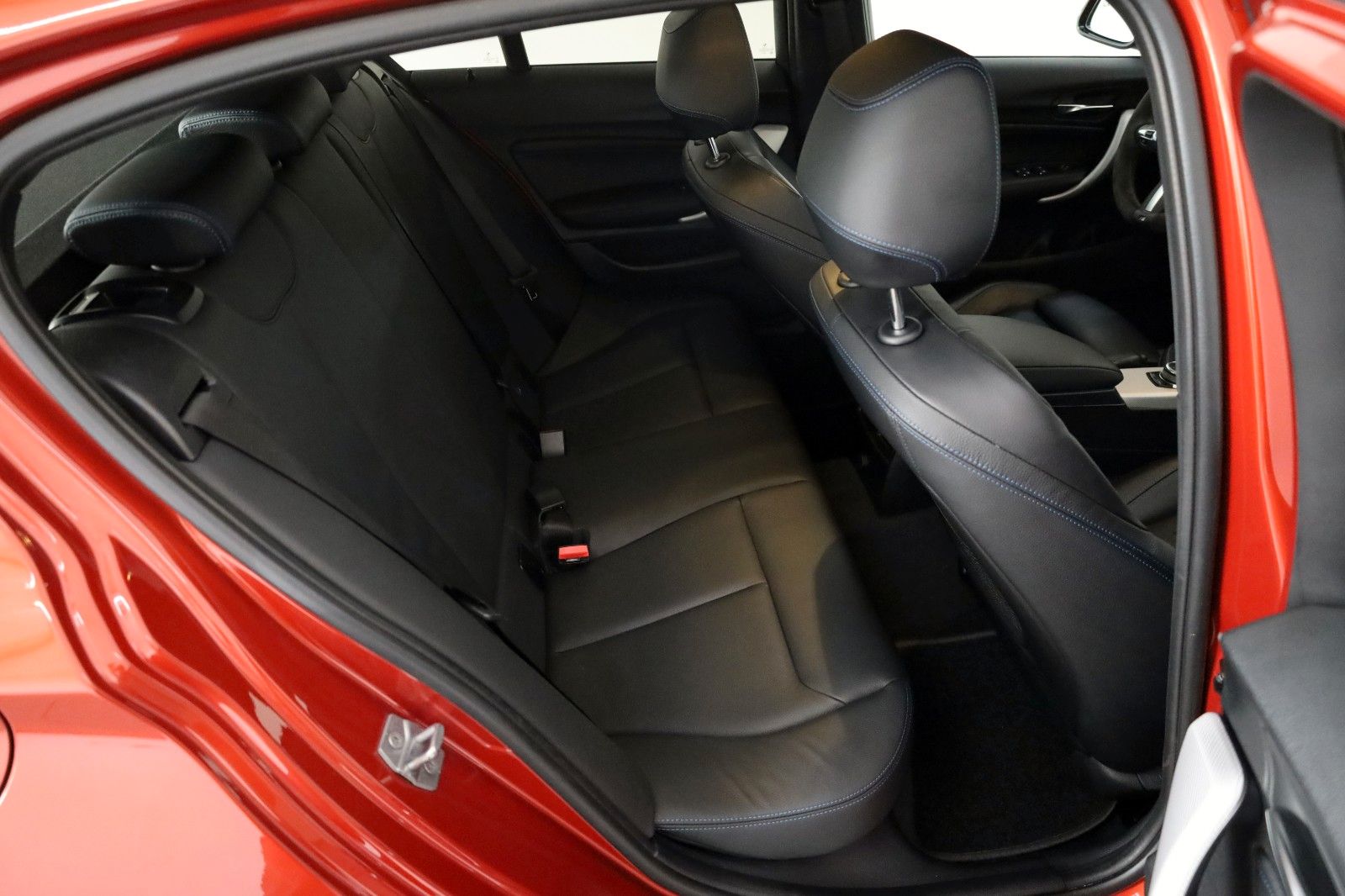 Fahrzeugabbildung BMW M140i Special Edition,Akrapovic,Leder,8fach 18"