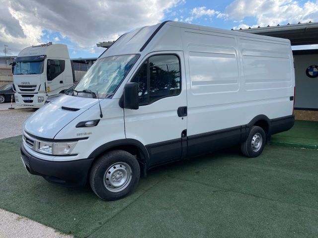 Iveco Daily 2.3 35S12 Furgone Clima