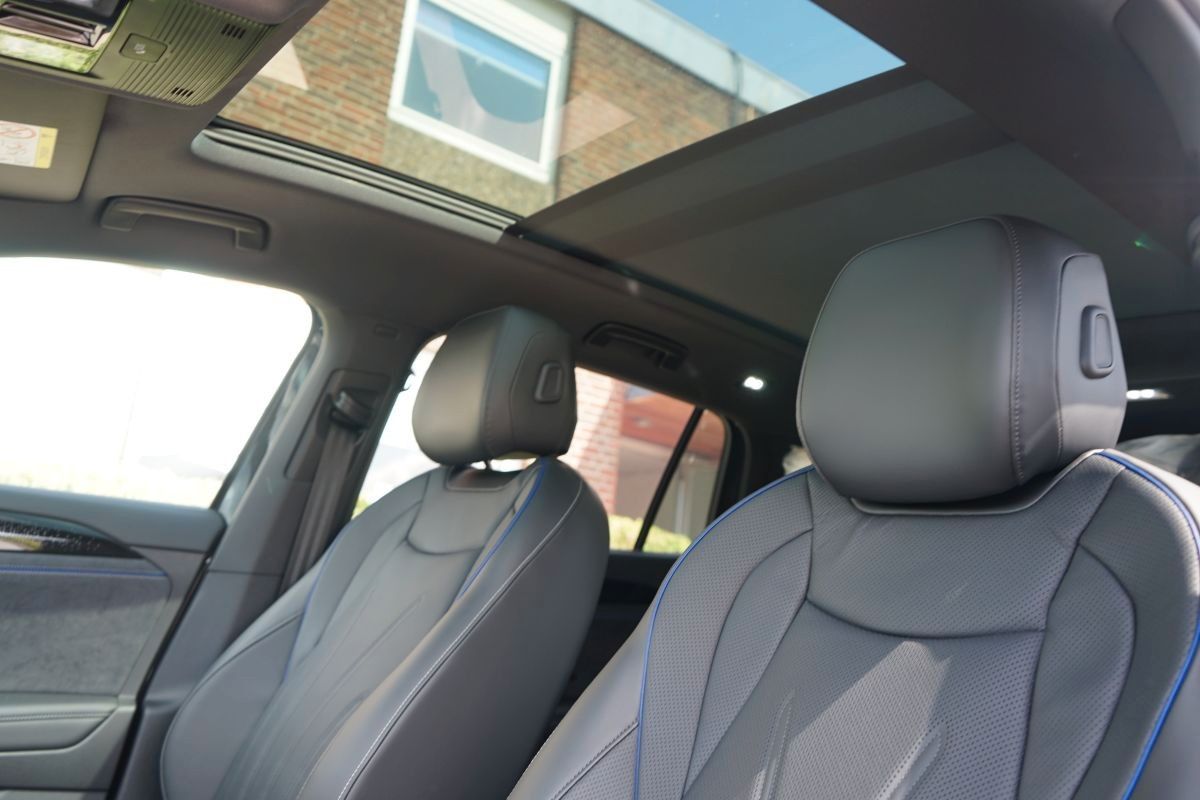 Fahrzeugabbildung Volkswagen Tayron 2.0 TDI 4Motion R-Line*Pano*Head Up*Ahk