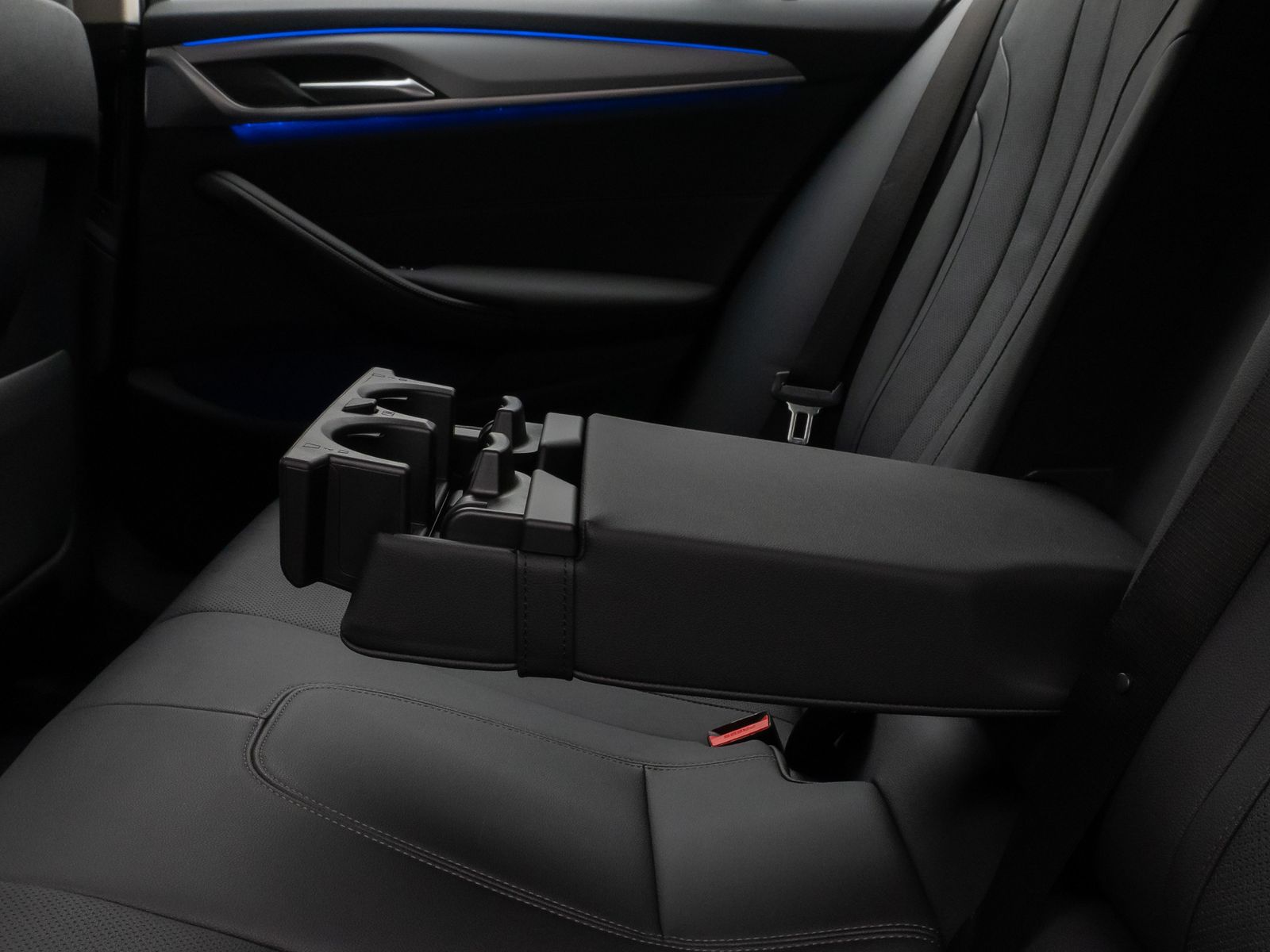Fahrzeugabbildung BMW 530d xD Kamera HUD 4xKlima Komfort Alarm Sport