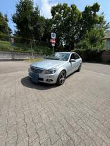 Mercedes-Benz 200 - Mercedes-Benz 200 mit Diesel-Antrieb