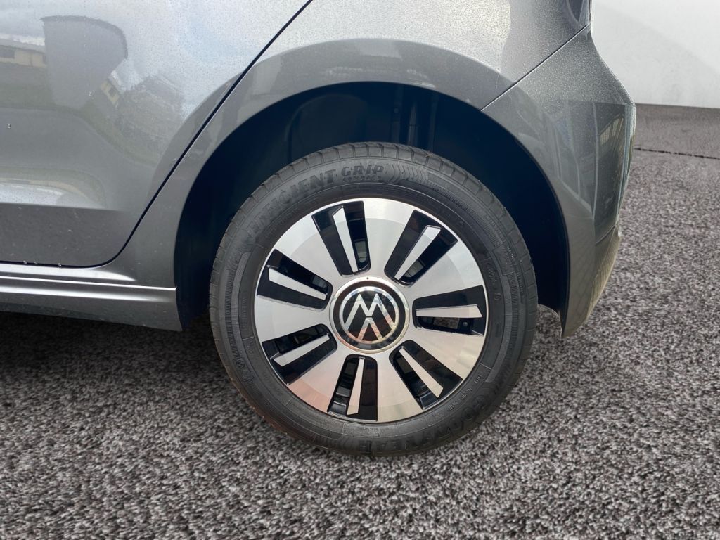 Fahrzeugabbildung Volkswagen e-up Style Plus Climatronic,SH, FS beheizb.