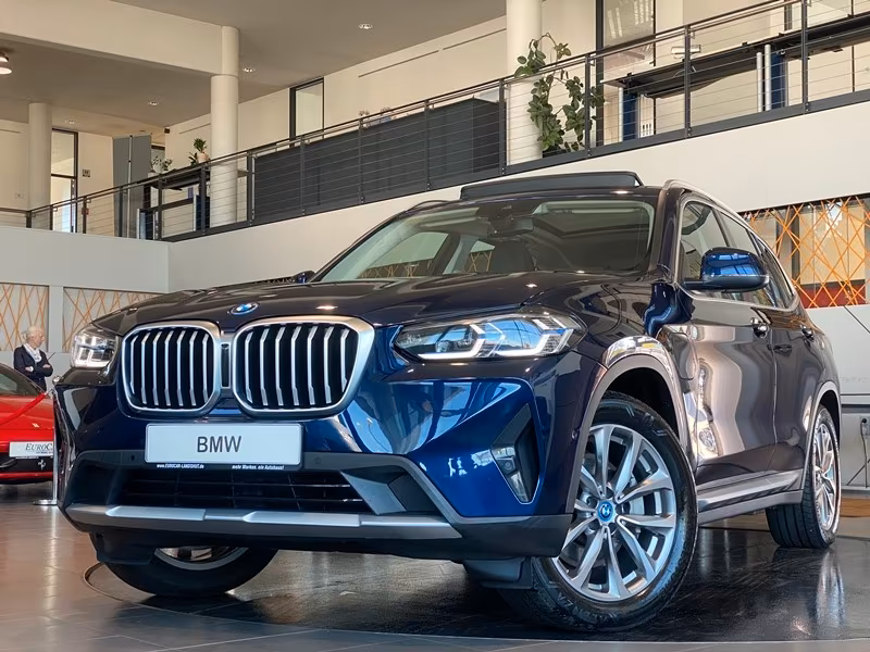 BMW X3 30e xDrive CockpitProf Laser Pano HUD H&K AHK
