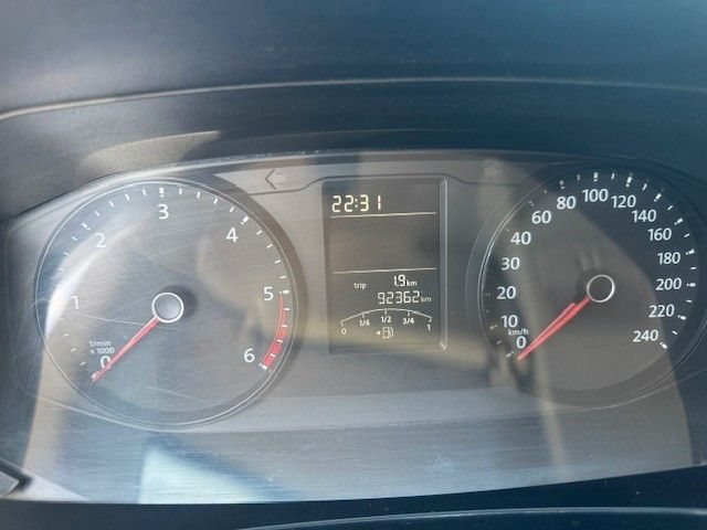 Fahrzeugabbildung Volkswagen T6 Transporter Kasten-Kombi Mittelhochdach