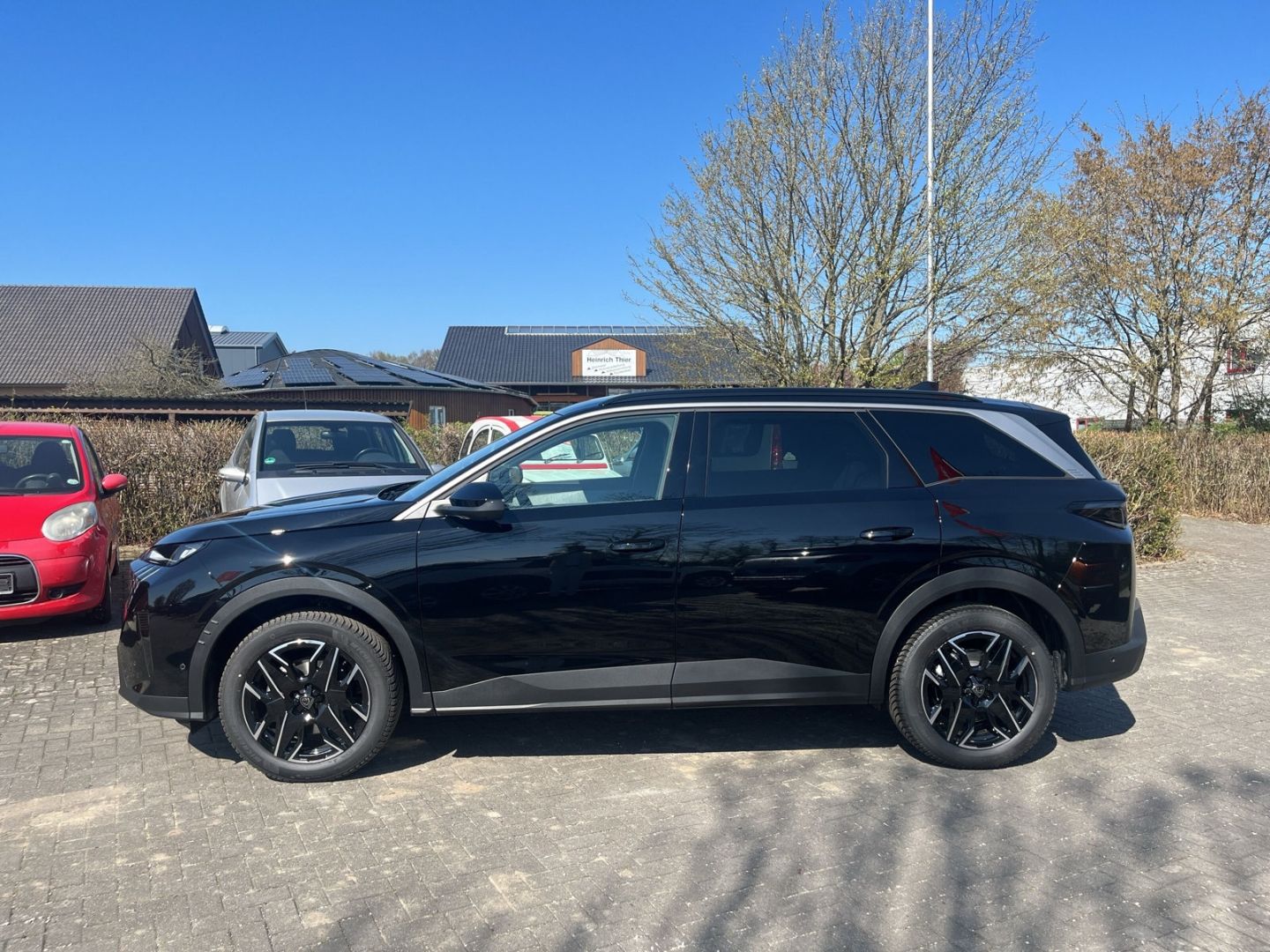 Fahrzeugabbildung Peugeot 5008 Allure HYBRID 145 Navi LED ACC CarPlay