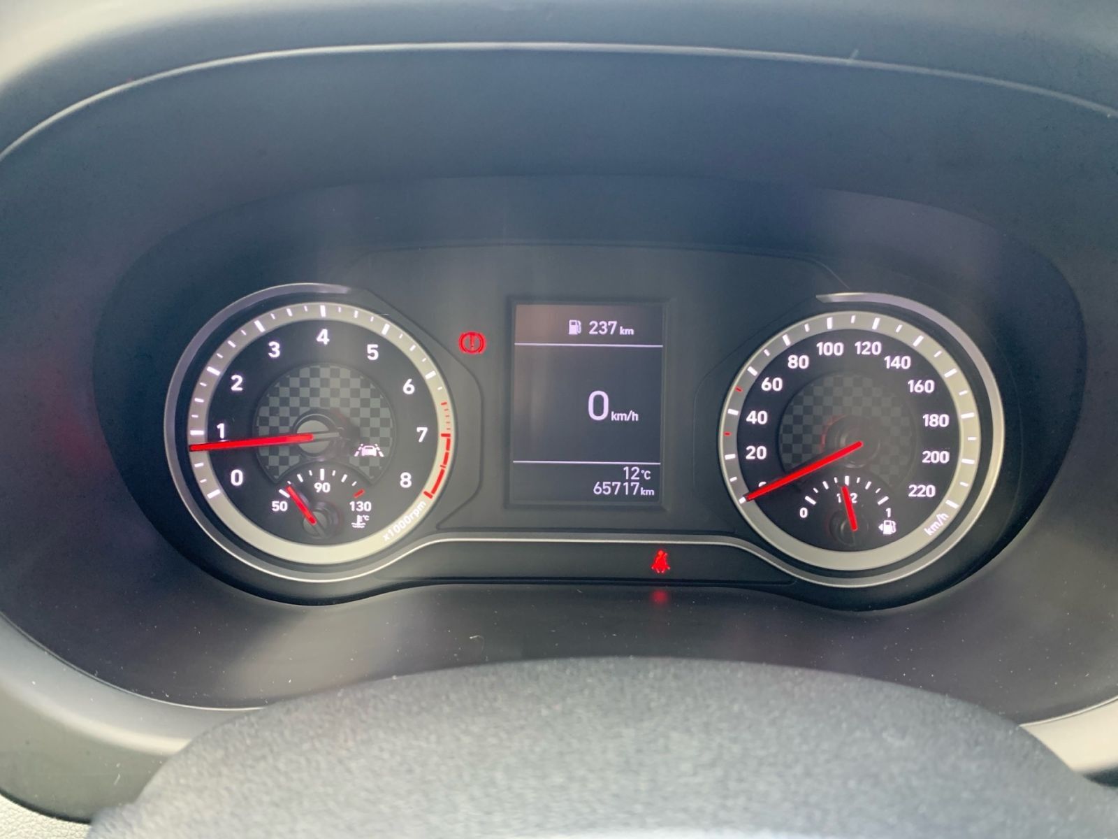 Fahrzeugabbildung Hyundai i10 1.0 Select Anhängerkupplung Sitzheizung PDC