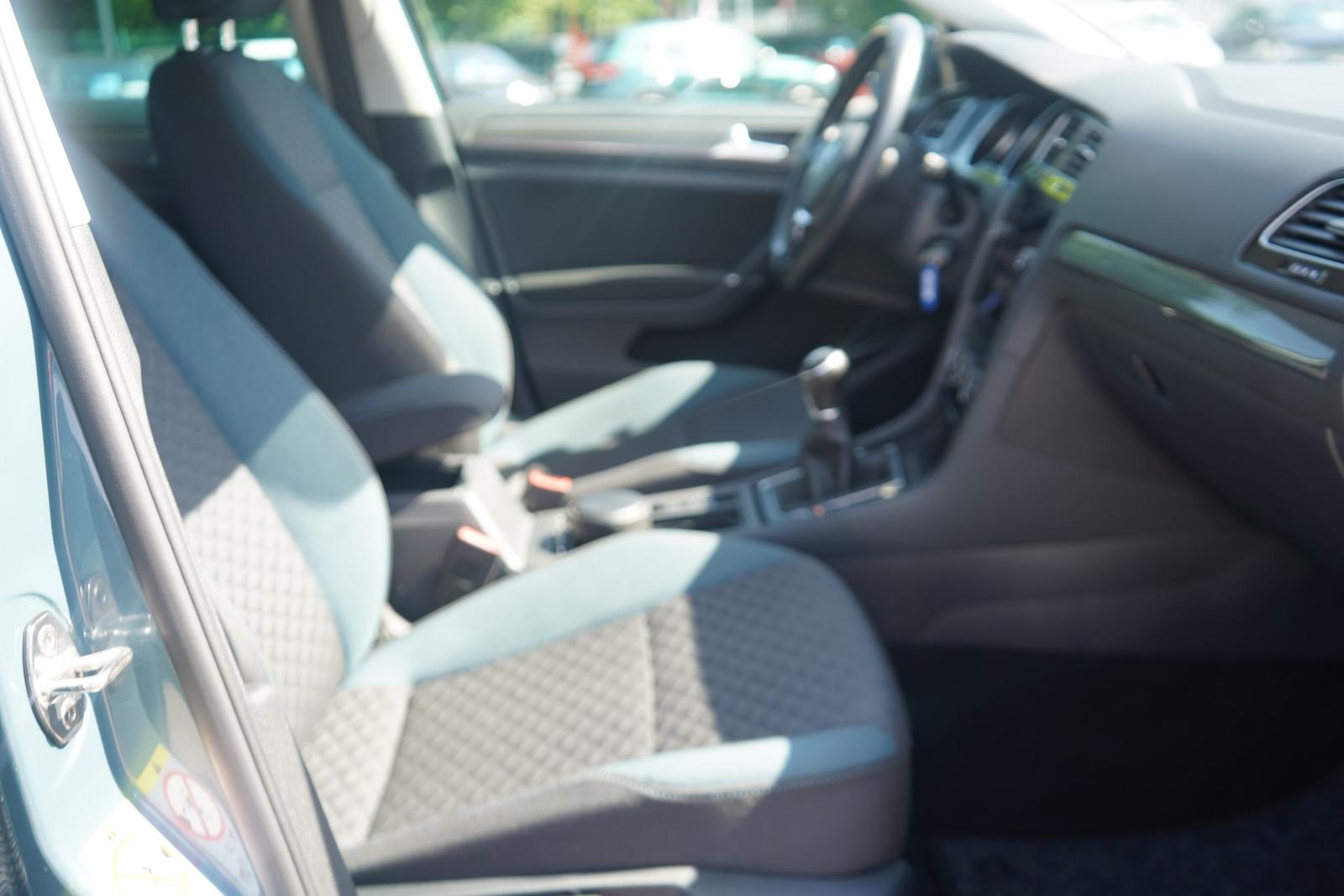 Volkswagen Golf VII 1.5 TSI IQ.DRIVE Navi ACC Kamera PDC