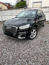 Audi Q2 sport - Audi Q2 sport mit Benzin-Antrieb