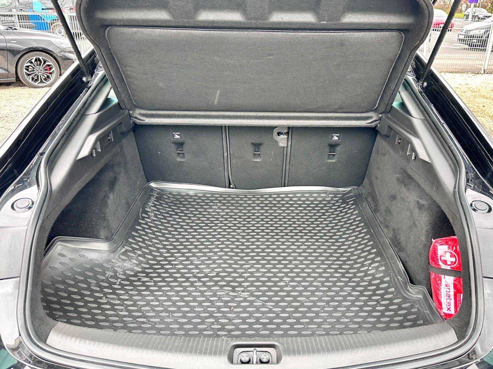 Fahrzeugabbildung Opel INSIGNIA B GRAND SPORT GSI 4x4*MOD.2019*