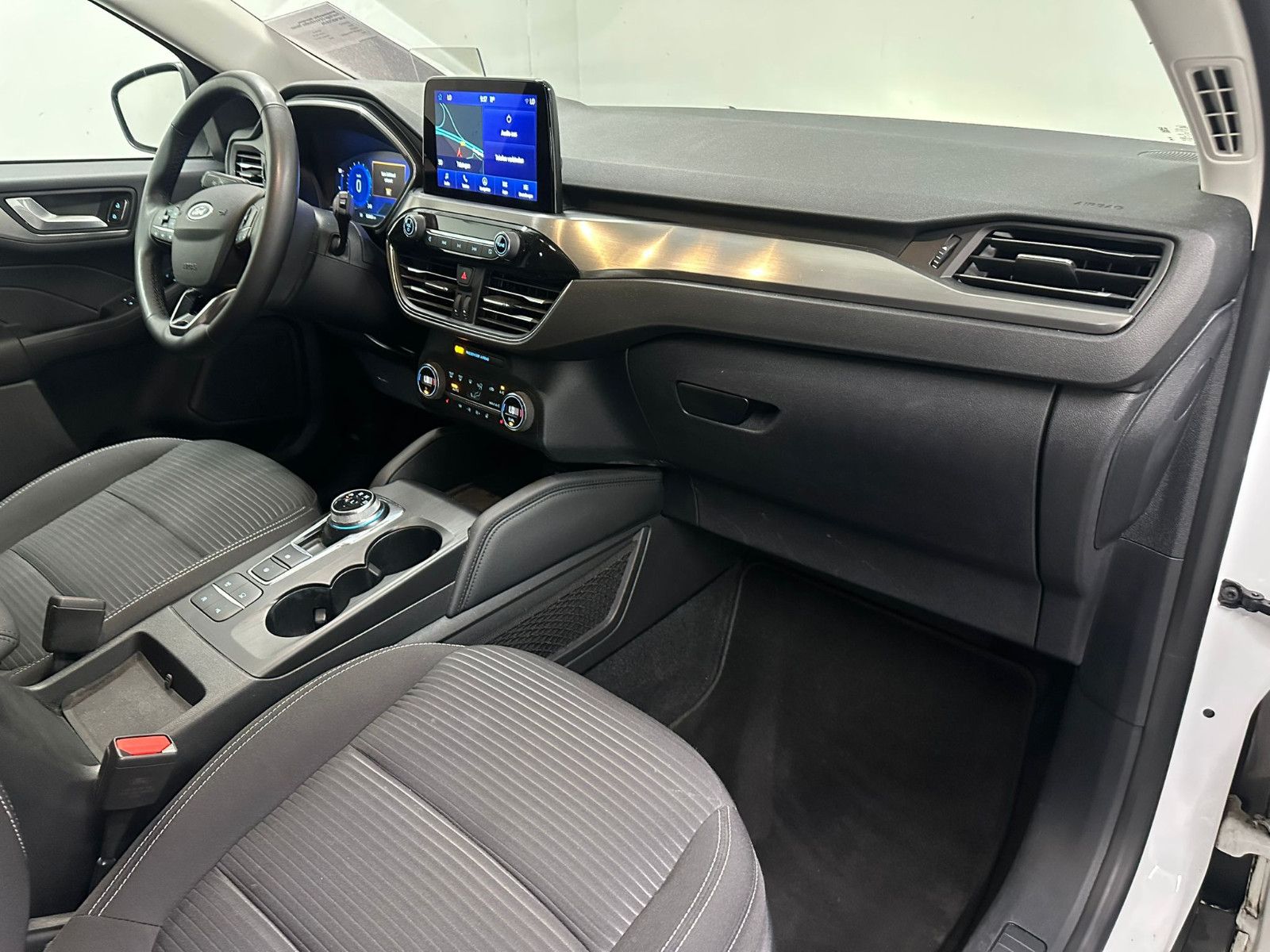 Fahrzeugabbildung Ford Kuga 2.0 4 x 4 EcoBlue Titanium AHK*WINTER-PA