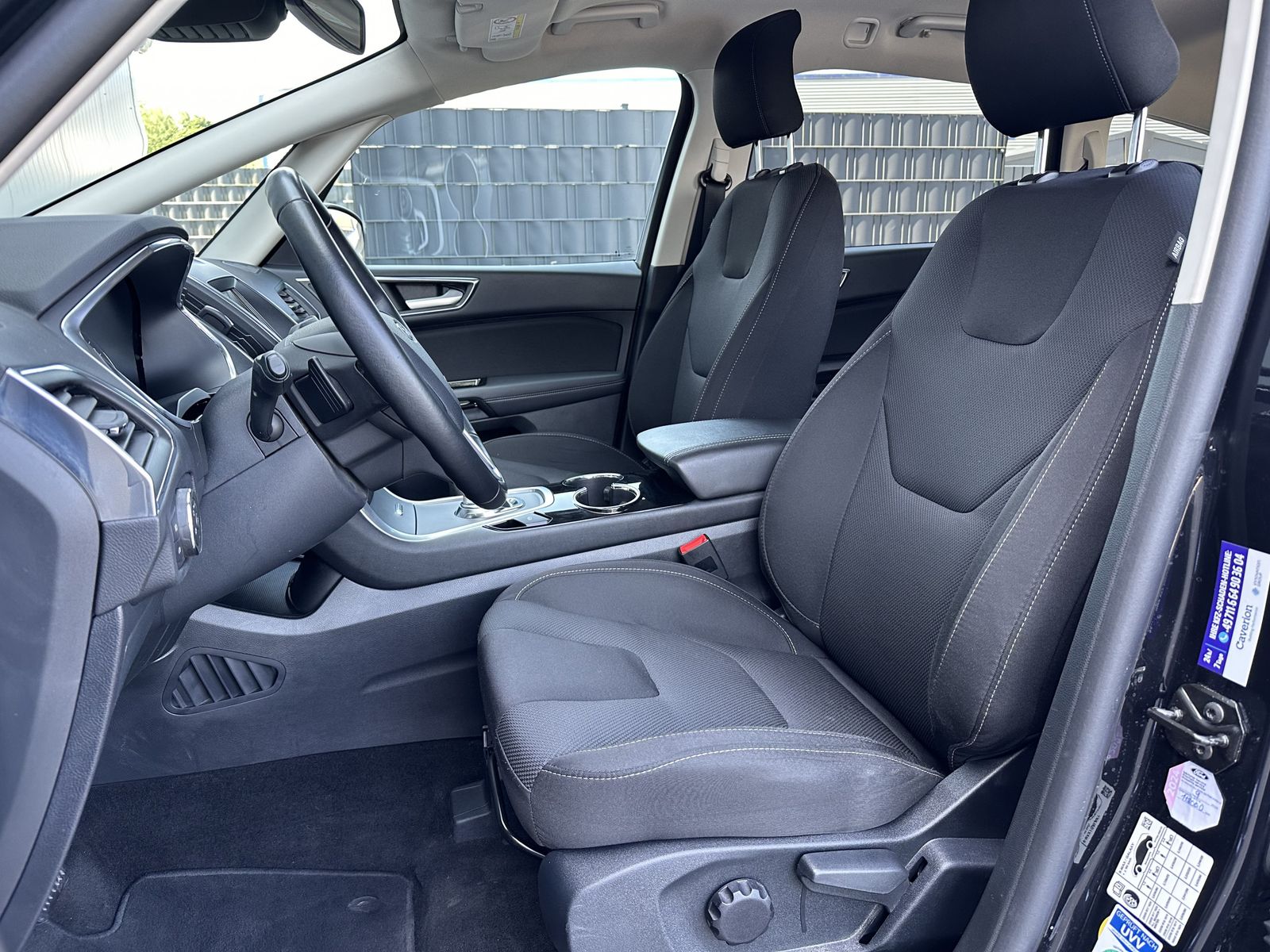 Fahrzeugabbildung Ford S-MAX 2.0 EB Aut. Titanium NAV+AHK+CARPLAY+VCOCK