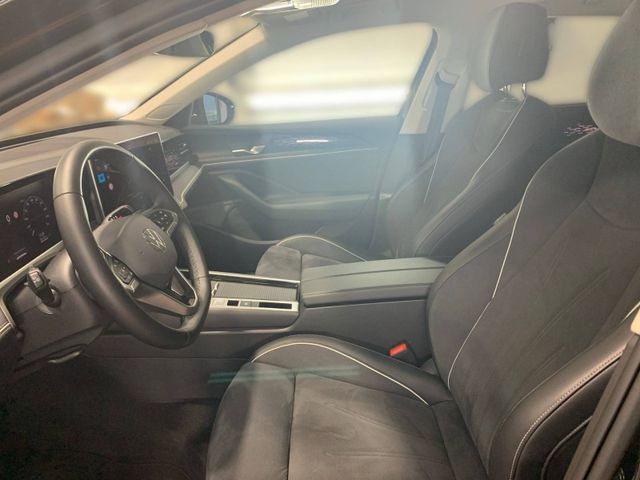 Passat Variant 2.0 TDI DSG ELEGANCE AHK+IQ.LIGHT