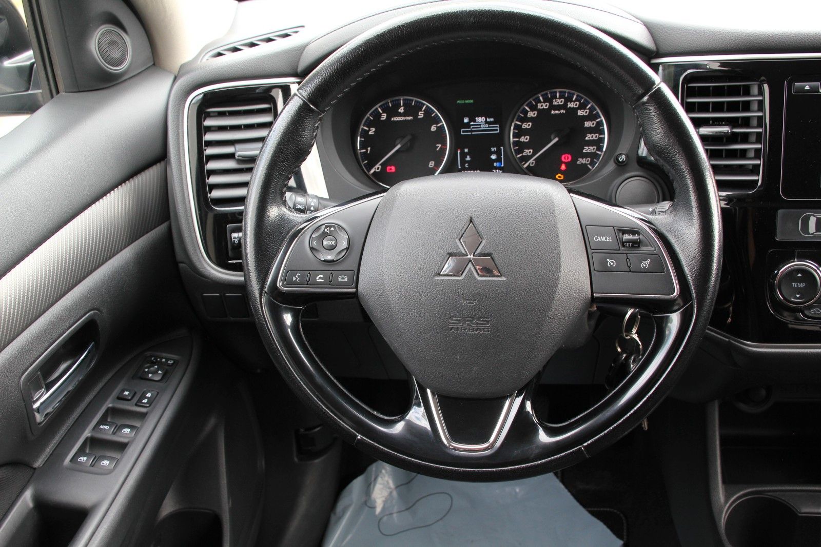 Fahrzeugabbildung Mitsubishi Outlander SUV-Star 2WD