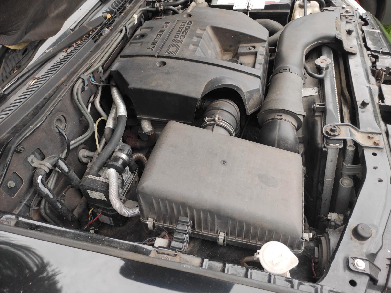Mitsubishi Pajero 2004 — engine 3.200 cm³, 160 HP (118kW)