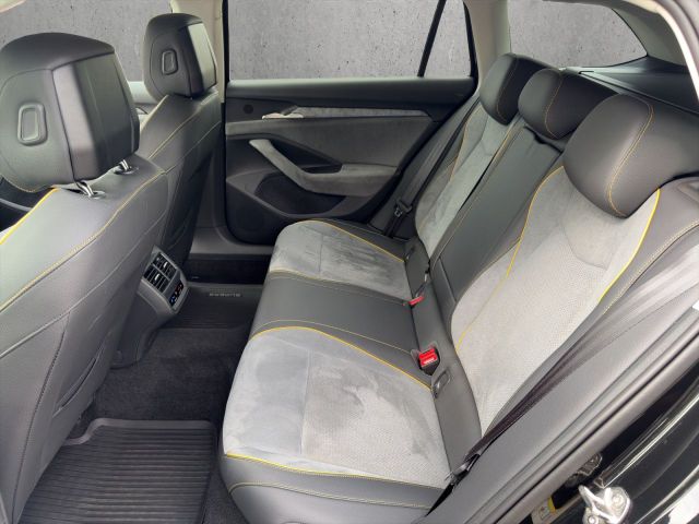 Superb Combi Selection 2.0 TDI 4x4 Bluetooth LED