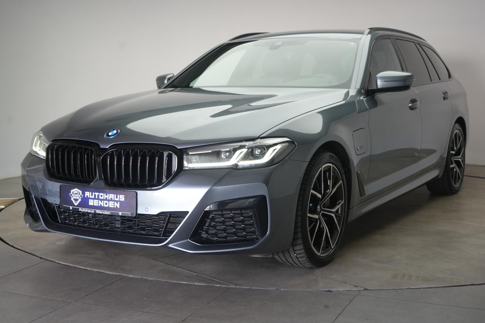 BMW 520 e Touring M-Sport Leder/Temp/Kamera/Virtual/ imagem 3