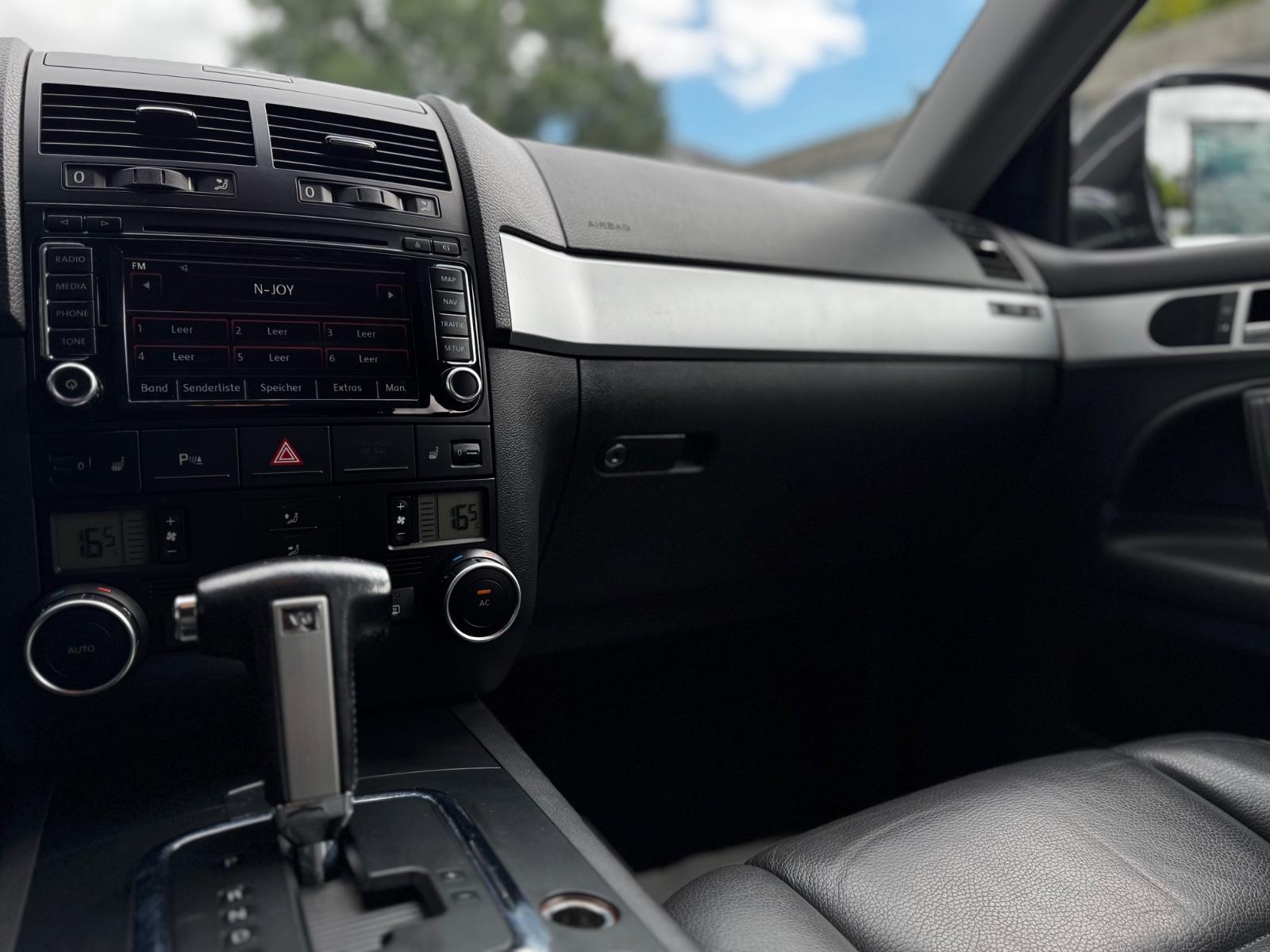 Volkswagen Touareg 3.0 V6 TDI | 239 ch | BVA | Cuir chauffant | Caméra de recul | Xénon adaptatif | GPS | Capacité de remorquage 3 500 kg