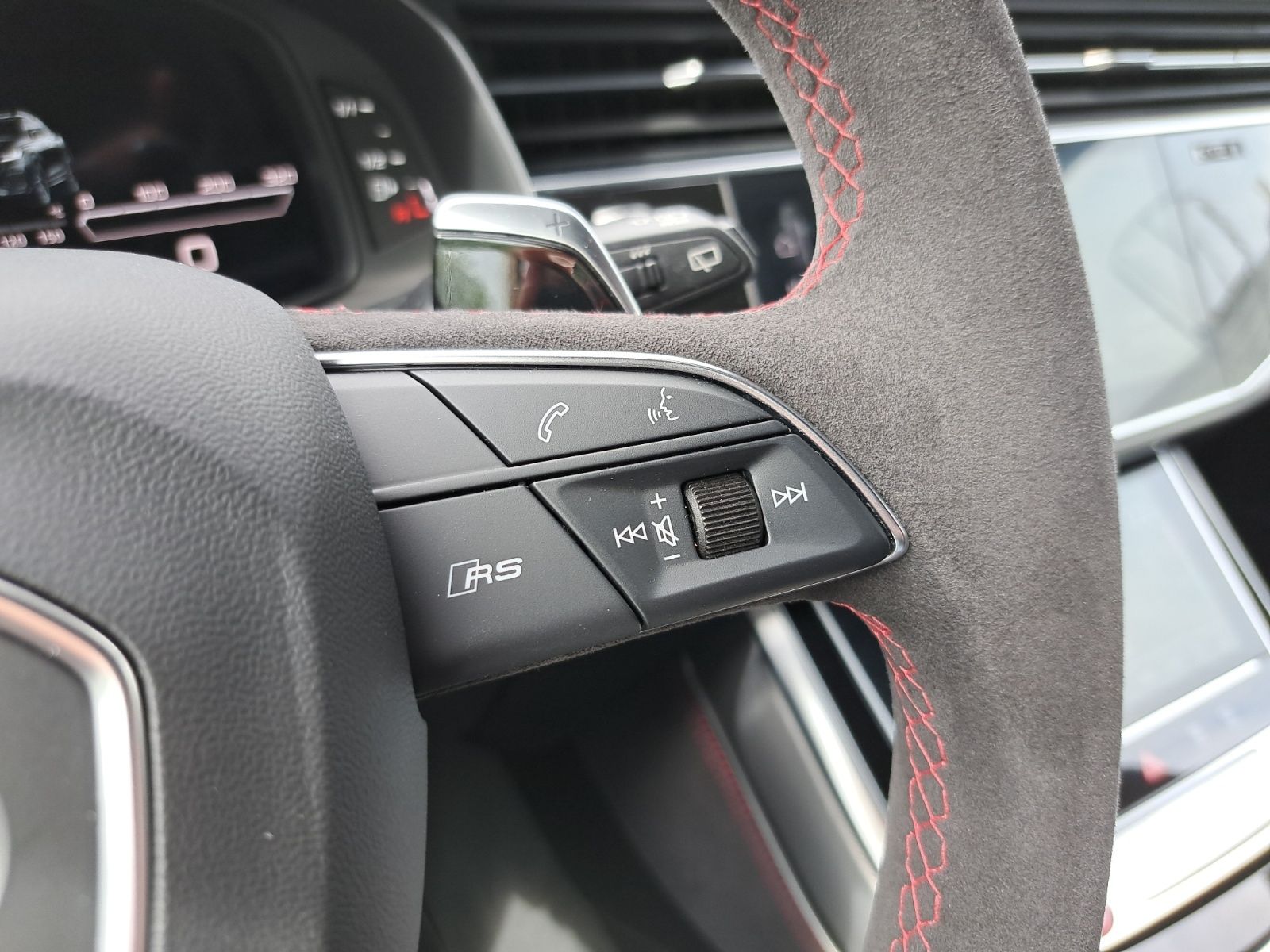 Audi RSQ8 - Bild 24